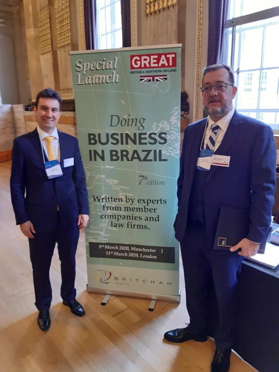 Sócio Ramon Fernandez representa Mourão Campos em viagem à Inglaterra para lançamento de guia 1 12.03.2020.png
