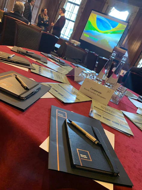 Sócio Ramon Fernandez representa Mourão Campos em viagem à Inglaterra para lançamento de guia 3 3